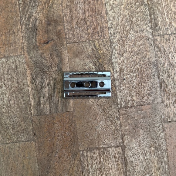 Classic Silver Safety Razor - Picture 6 of 8